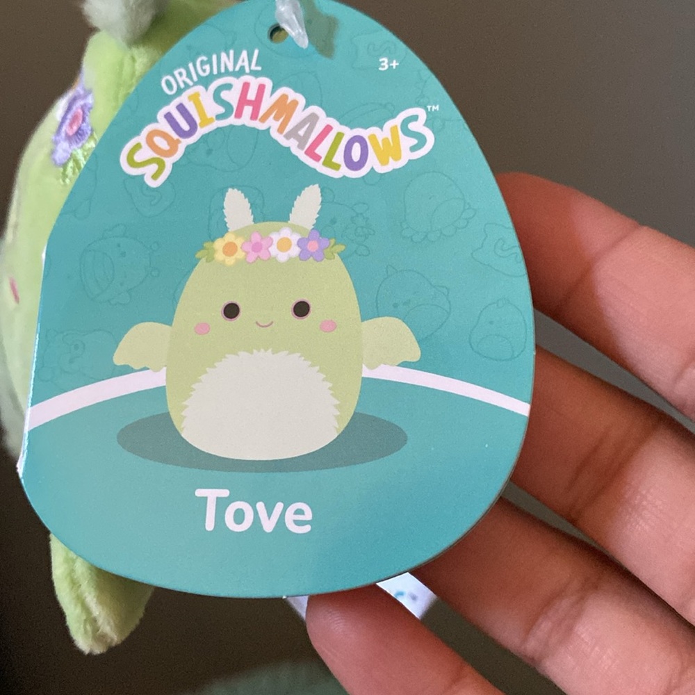BRAND NEW SQUISHMALLOW CLIP 3.5”! NWT. SMOKE FREE HOME! - Picture 3 of 4